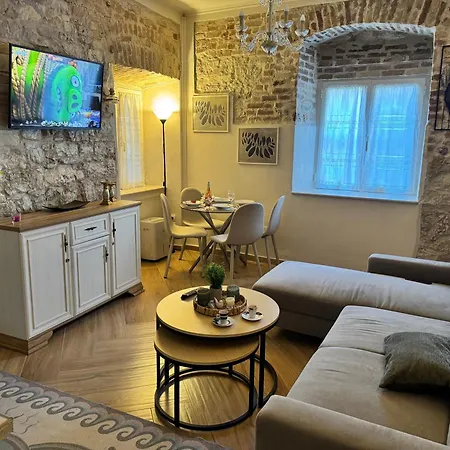 Bruskos Luxury Apartment *