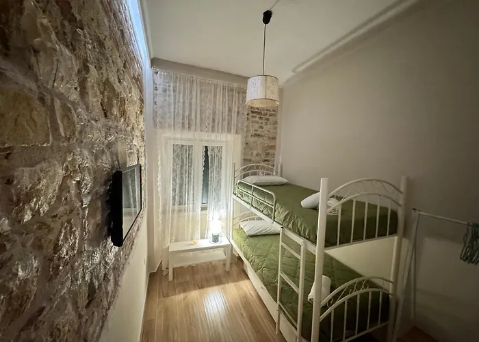 Bruskos Luxury דירה