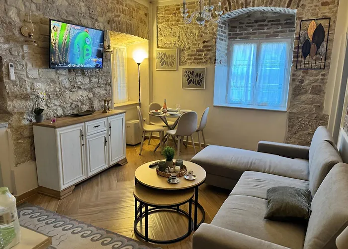 Bruskos Luxury דירה *