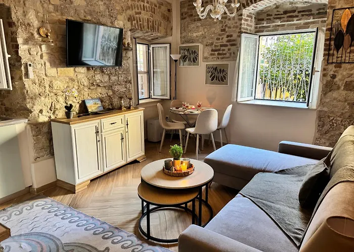 Bruskos Luxury דירה *