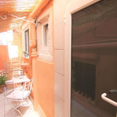 Bruskos Luxury شقة